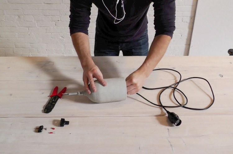 betonglampa-diy-lampa-strömanslutning