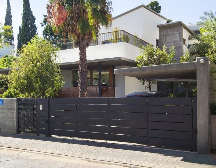 hus veranda entré staket carport betong