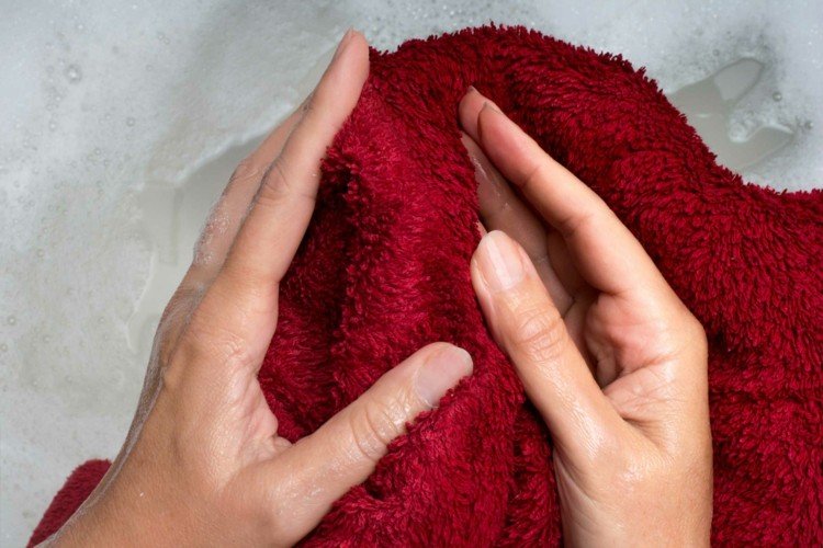 järn-utan-järn-fukt-handduks-tips-hushåll