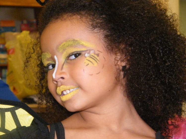 Carnival bee applicera smink barn ansiktsmålning lätt