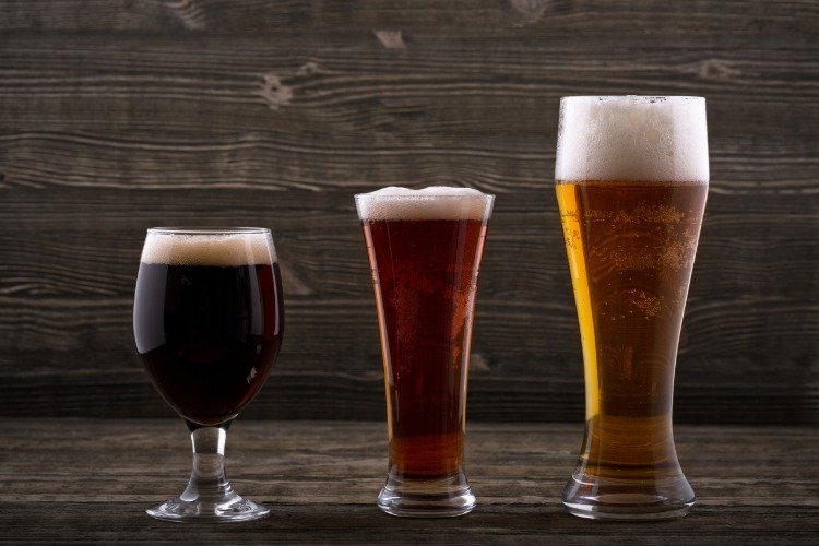 Brygg olika typer av öl pils bock öl och rött öl själv