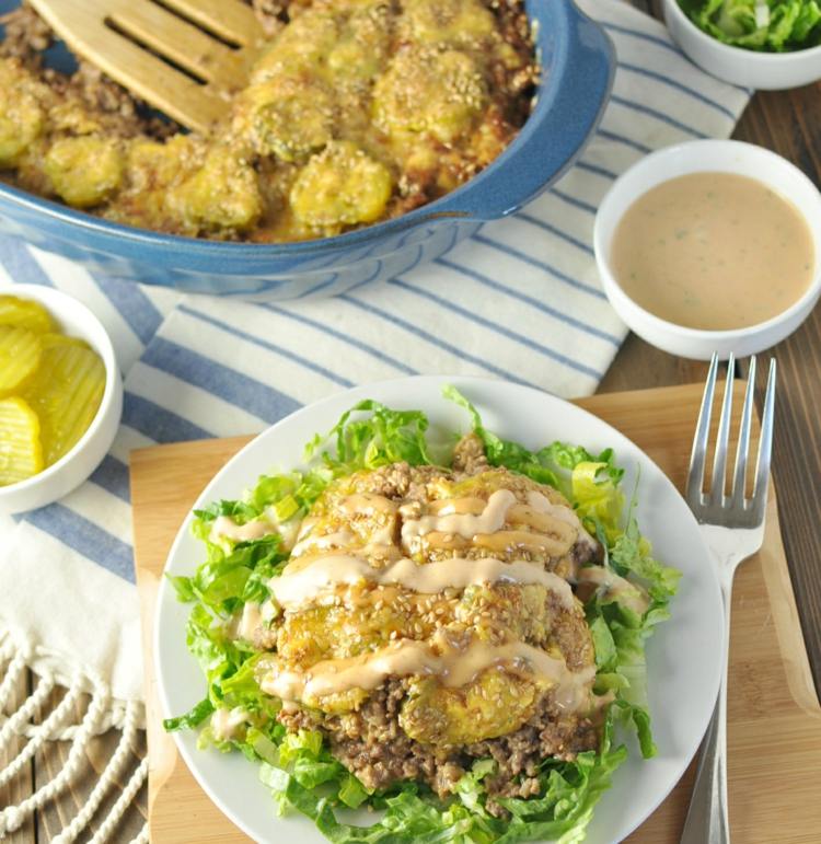 big-mac-sallad-tallrik-gaffel-dressing-inlagd gurka-skuren-gratinerad-isbergssallad