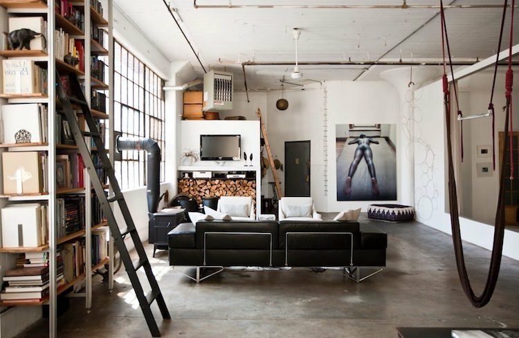industriell chic loft betonggolv bokhylla stege affisch överdimensionerad