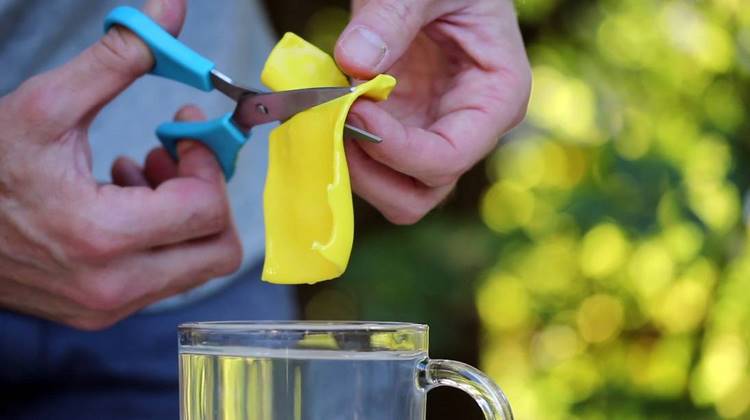 produktion av organiska material projekt formkort konstkort majsstärkelse ersättning naturmaterial bioplast varmt vatten reparation smältning