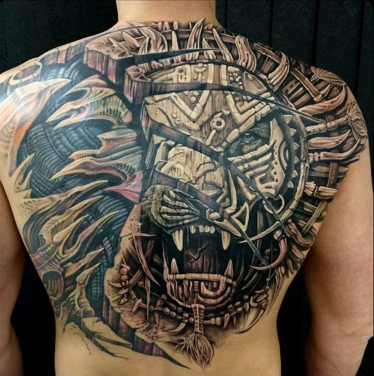 biomekanik tatuering tillbaka man lejon maskindelar