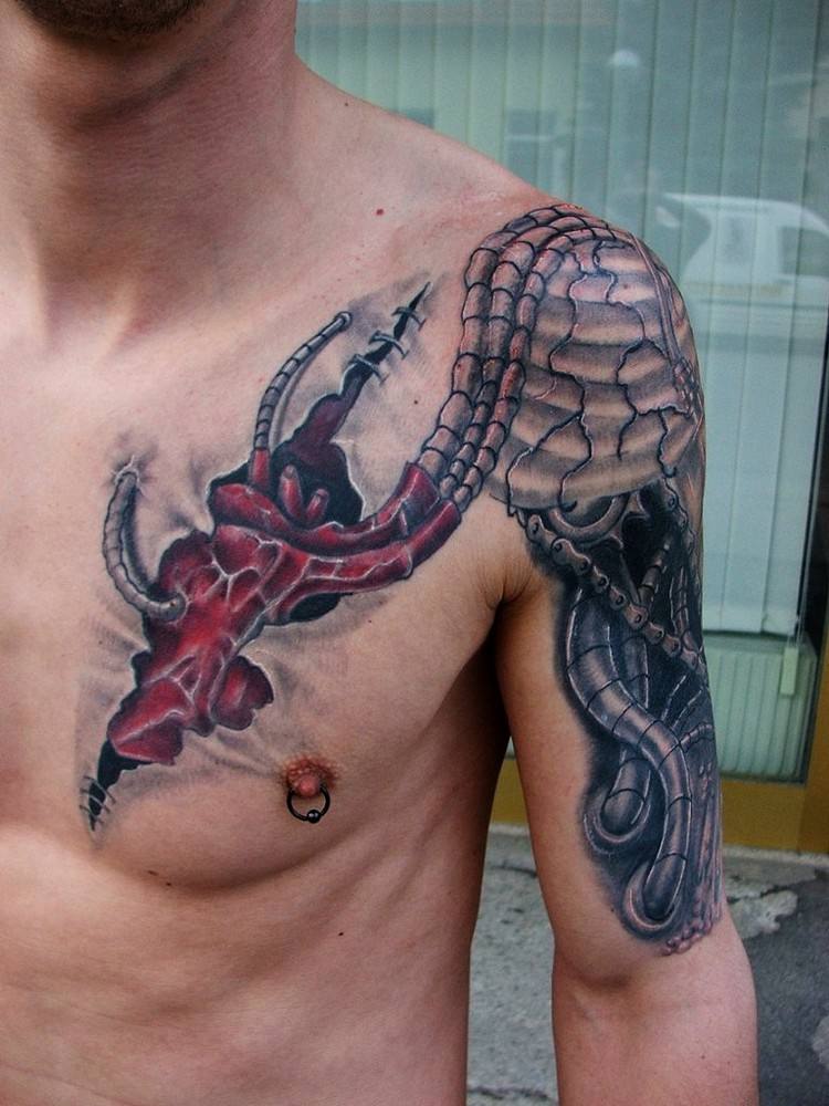 biomekanik-tatuering-hjärta-överarm-metallrör