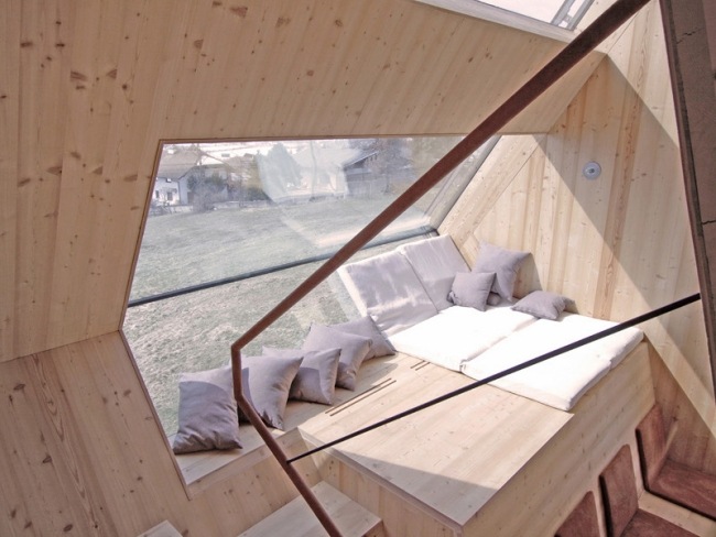 Arkitektur fritidshus design berg trä lärk utrustning panoramafönster