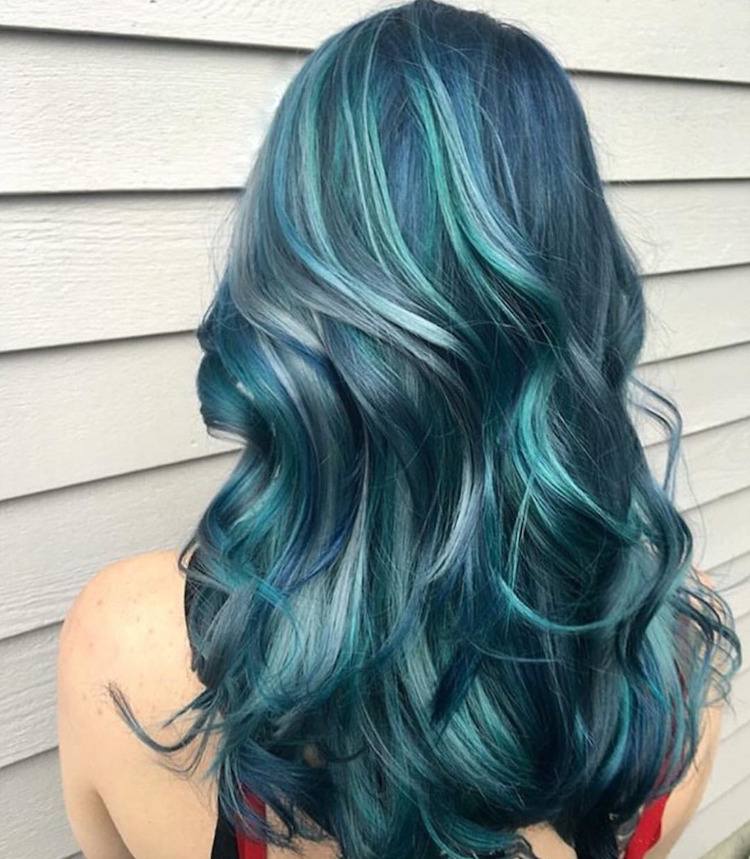 blått hår havs hårfärger trend belyser silver nyanser