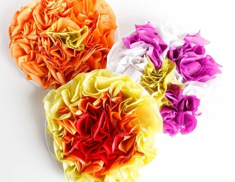blommor-pyssel-barn-silkespapper-papper-tallrikar-färgglada