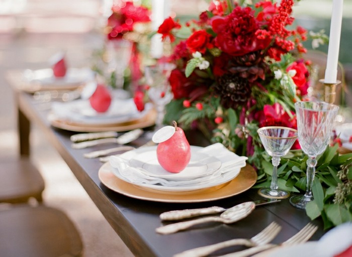 röd blomma dekoration för bröllop päron arrangemang