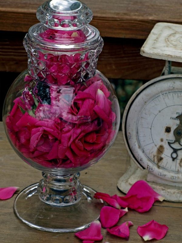 apotek glas rosor rosa dekoration vardagsrum elegant