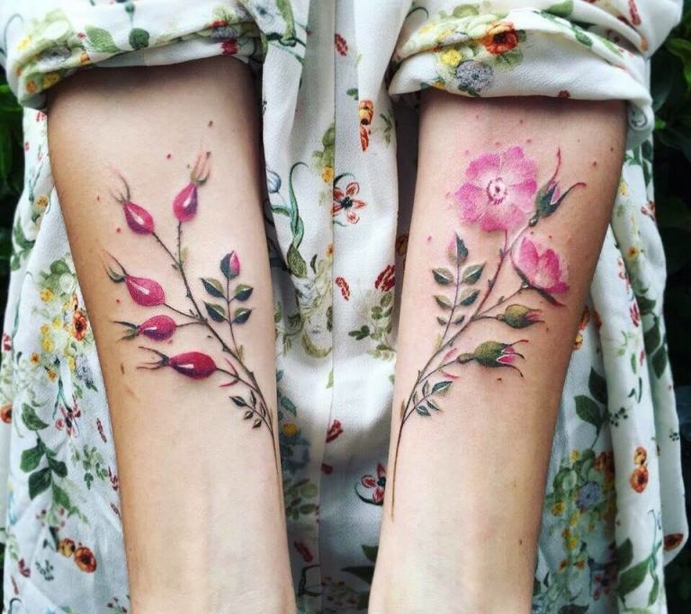 Flower tattoo boho look underarm tatueringstrender