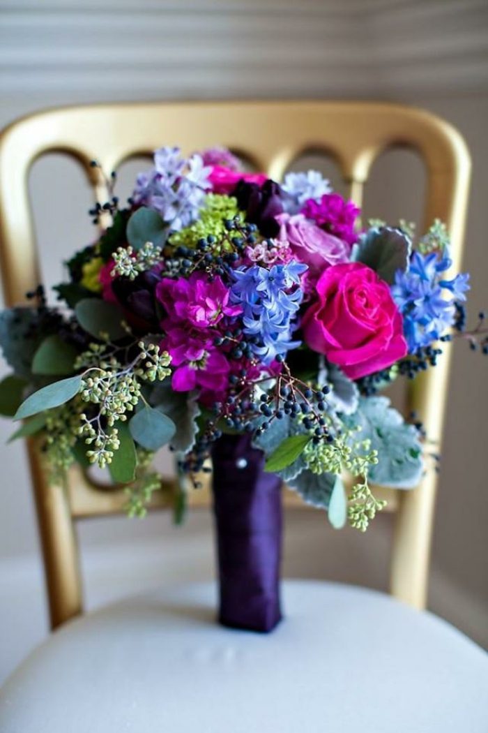 tillbehör bröllop blommor rosor brudbukett färgglada