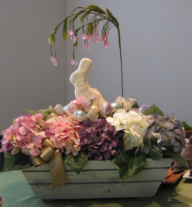 blomma dekoration påsk arrangemang hortensior choklad kanin vit choklad