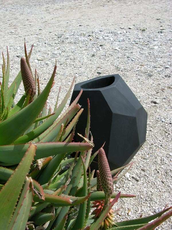 Designplanter Slide-Secret blomkruka svart