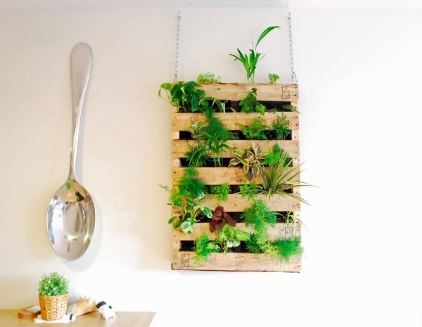 Gör det själv blomma behållare vertikal trädgård träpall vägg