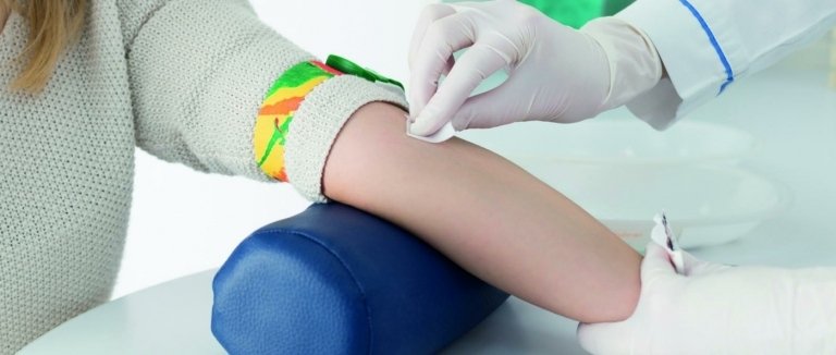 Bestäm blodvärden och diagnostisera sjukdomar genom att ta blodprov