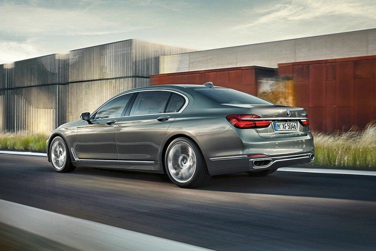 BMW 2017-7-serie elmotor bensin kolaluminiumstål