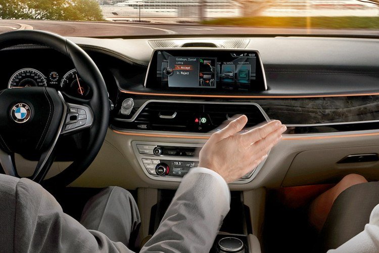 BMW 2017 7 -serien instrumentbräda navigationssystem ratt