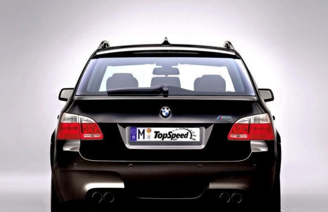 BMW M5 Touring bak