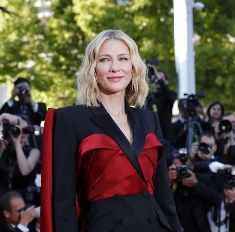 Bob frisyrer 2018 från 50 blondin med vågor mitt avsked Cate Blanchett