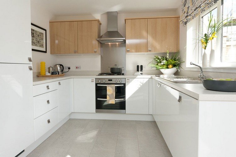 Golvbeläggning för kök kompakta golvplattor-grå-spis-utsugskåpa-rostfritt stål