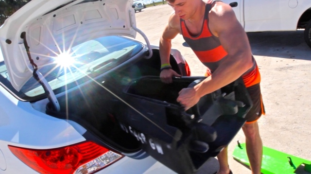 BomBoard-trunk-car-fitting-jetski