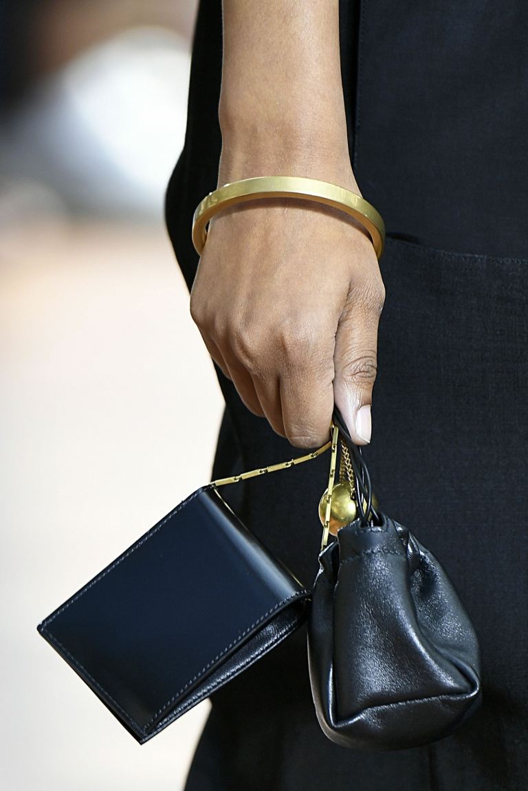 Mini handväskor trend svart modeaccessoarer modetrender sommaren 2019
