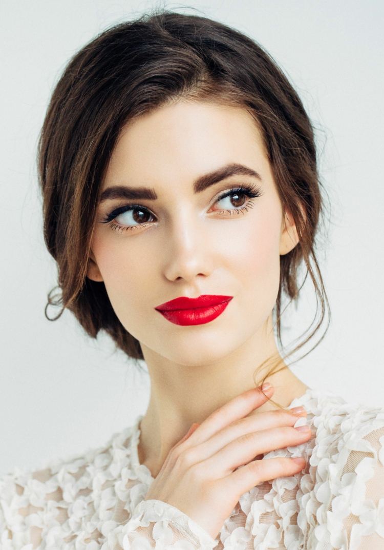 Make up bröllop macbride läppstift röda bröllop frisyrer långt hår