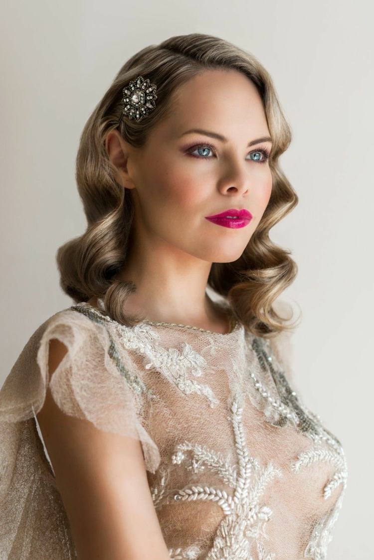 Brudmakeup Idéer Exempel Retro bröllopsfrisyrer Vintage bröllopsklänningar
