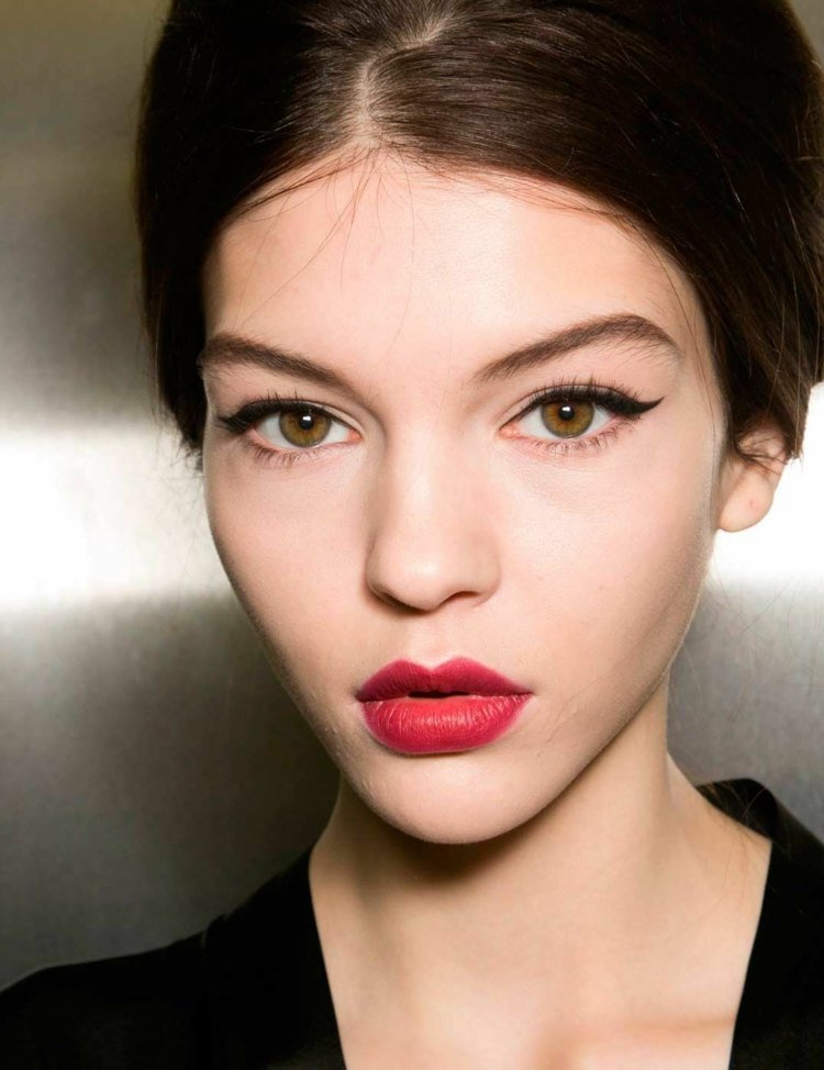 Bröllop gäst smink tips bröllop eyeliner ansökan instruktioner