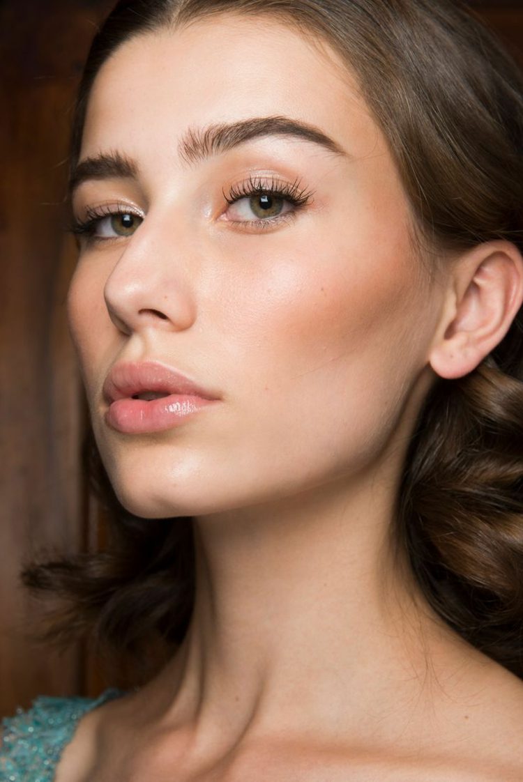 subtil brudmakeup bröllopsminkgäst