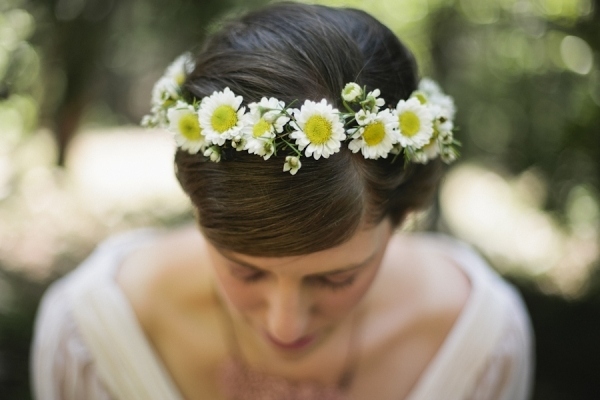 updo-för-bröllopet-vackra-prästkragar-med-flätade