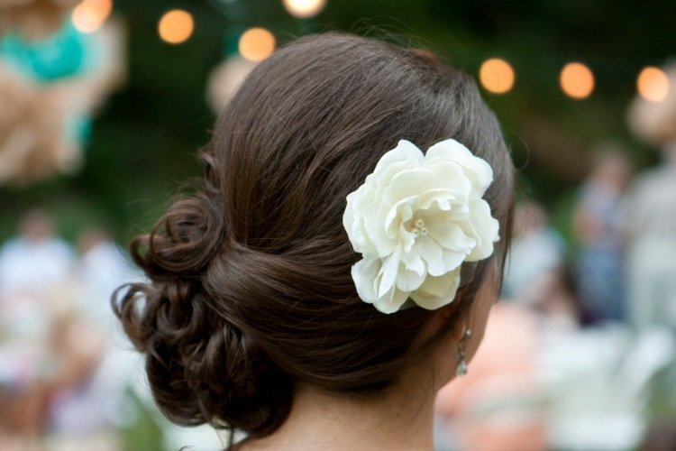 brud frisyrer instoppade i sidled blomma hår accessoar lockar bulle