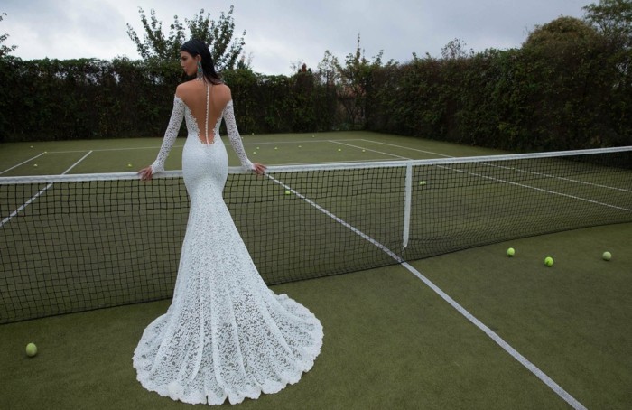 klänning dekorerad brud look tennisbana