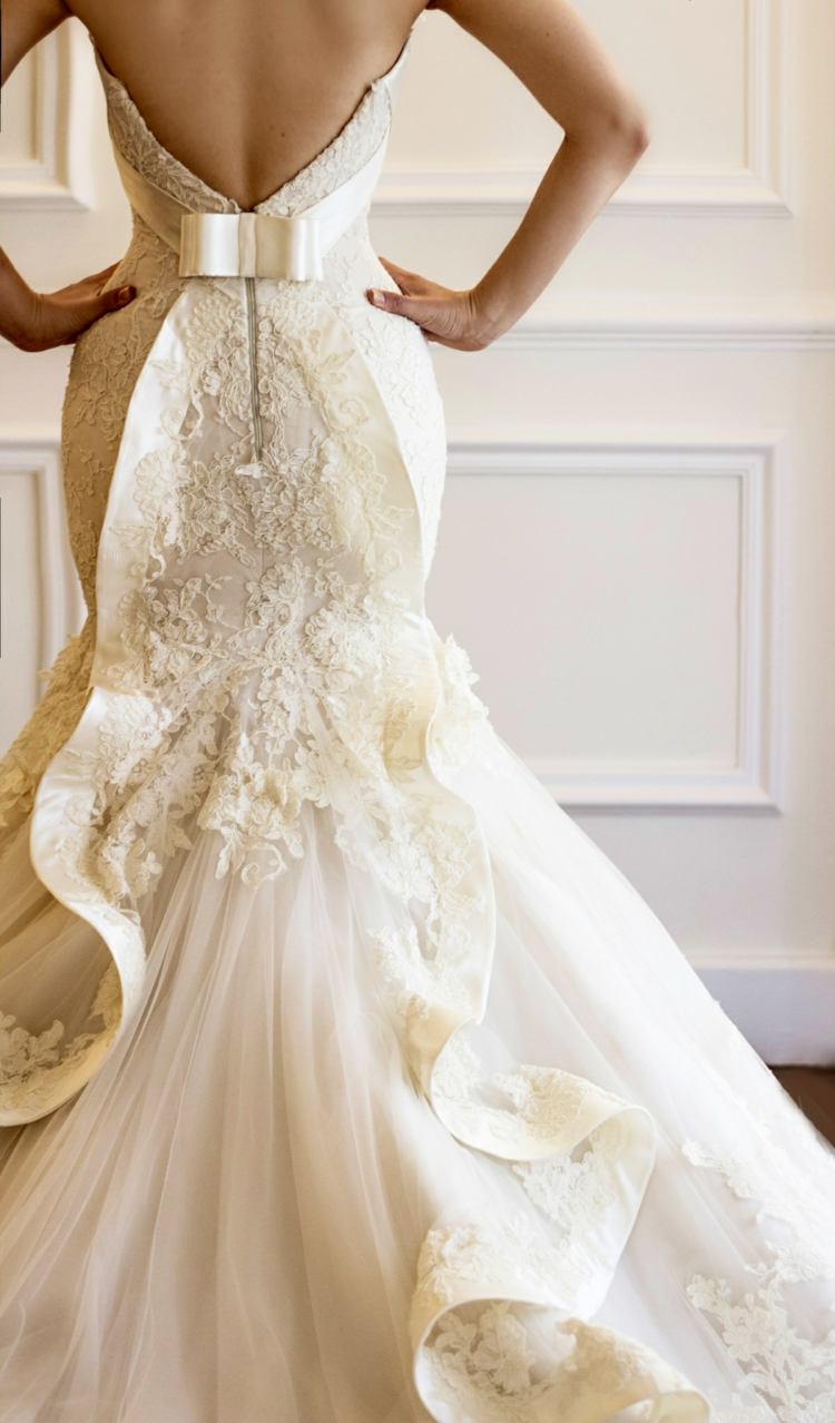 brudband tågbroderi rygglös design bröllopsklänning