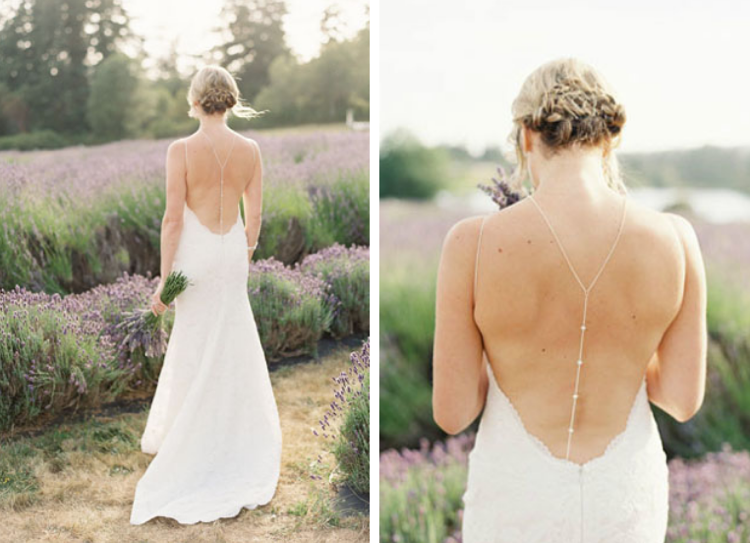 Bröllopsklänning rygglös täta spagettiband kedja på ryggen flätad frisyr