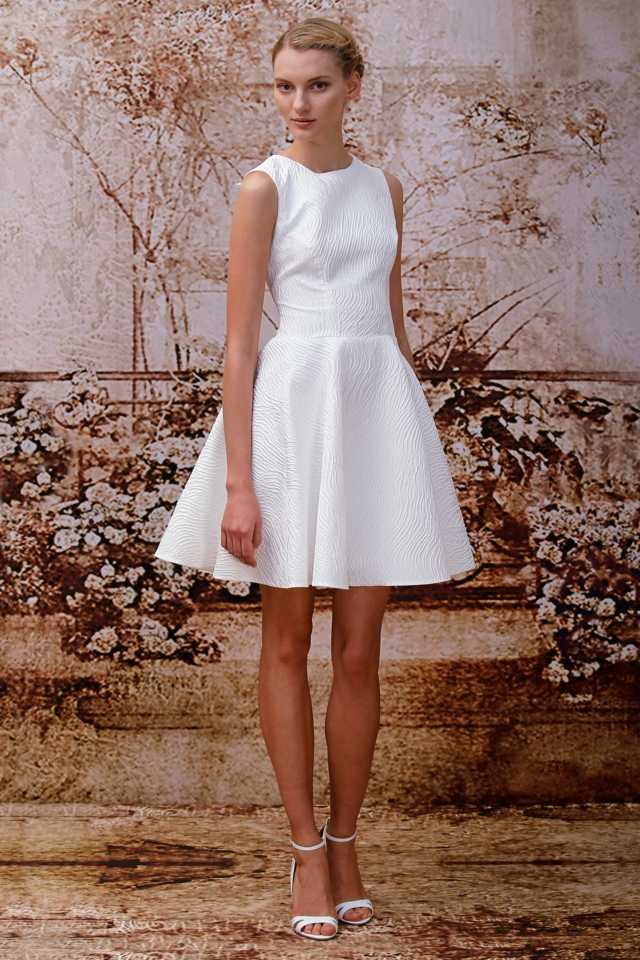 klassisk elegant miniklänning bröllopsidéer brudmodeller designer