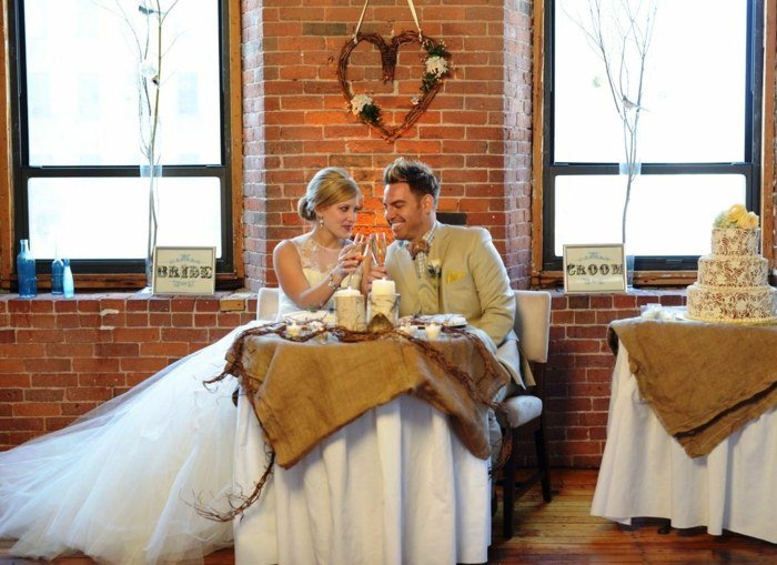 dekoration rustikt burlap duk brud brudgummen bord