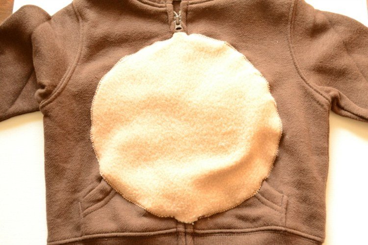 gör din egen björnkostyminstruktion magsöm brun tröja