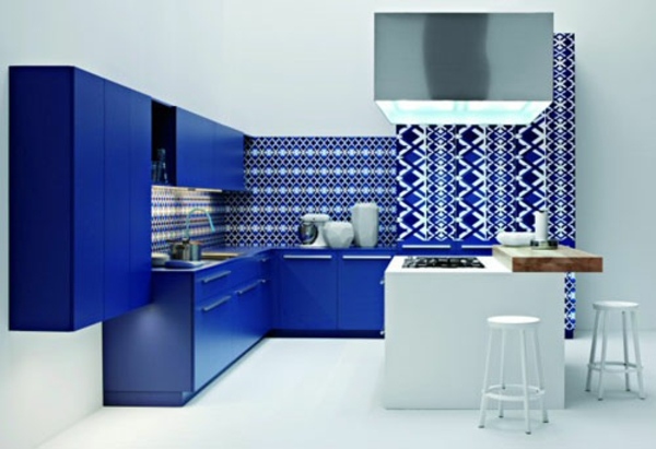 vit-mörk-blå-färg-kök