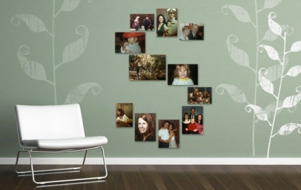 Familj-foton-på-väggen-arrangemang-vardagsrum
