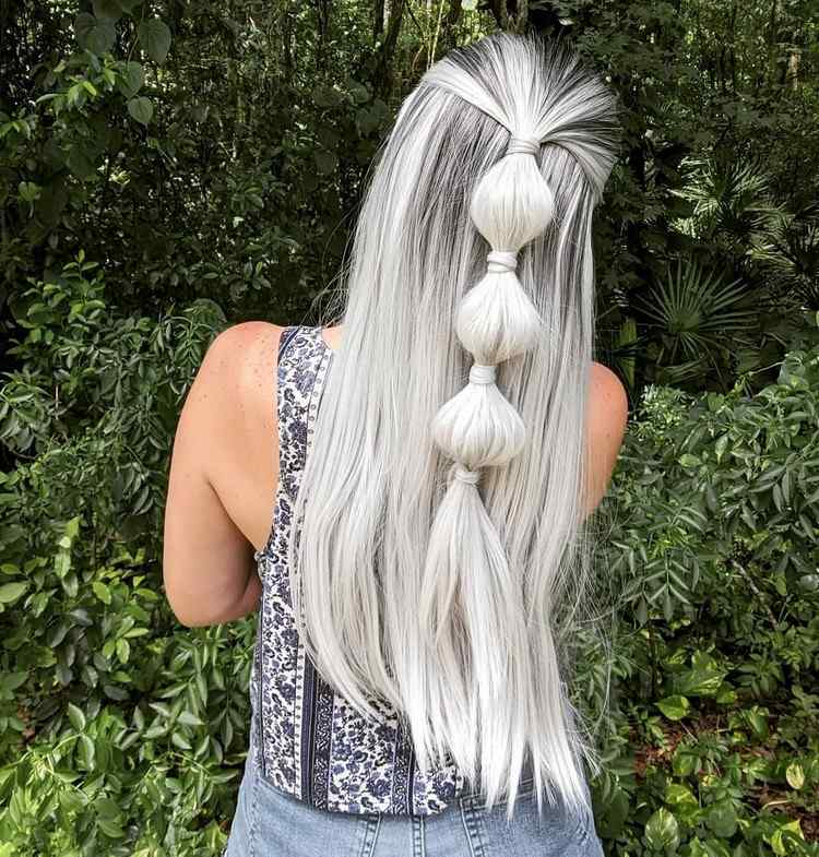 Halvöppet hår bär snabba frisyrer för sommarbubbla flätor handledning