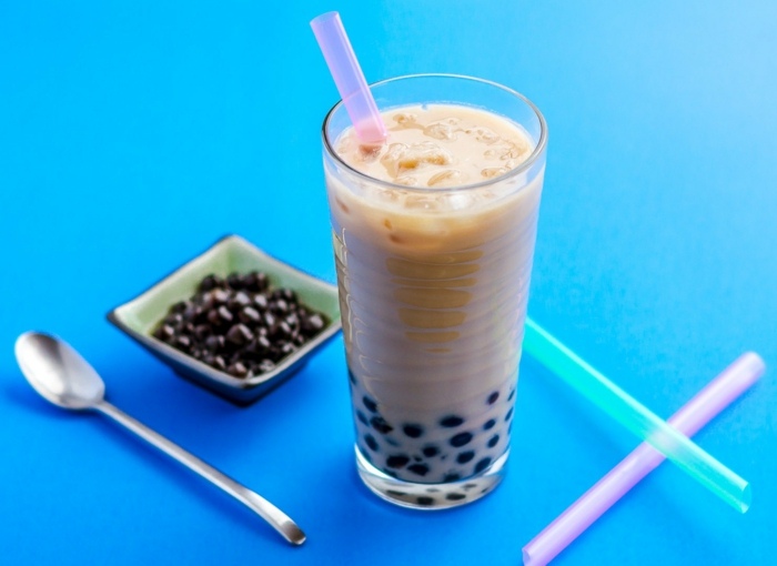 Tapioka -pärlor i mjölk lagar läckra drycker själv