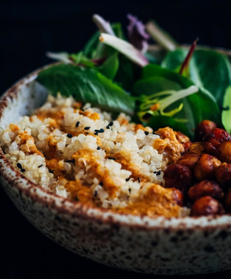 Veganskt recept på Buddha -skål med quinoa och kikärter