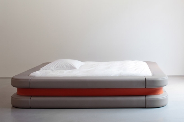 Design säng-minimalistisk madrass-grå orange sovrum