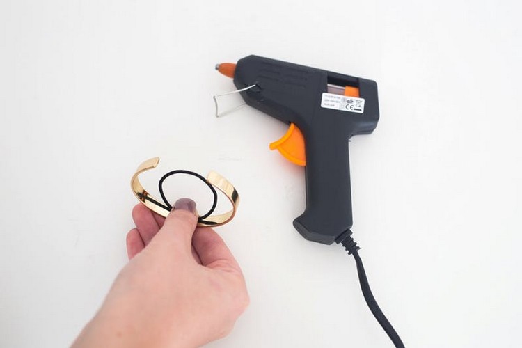DIY bulle manschett instruktioner hår slips stickande armband