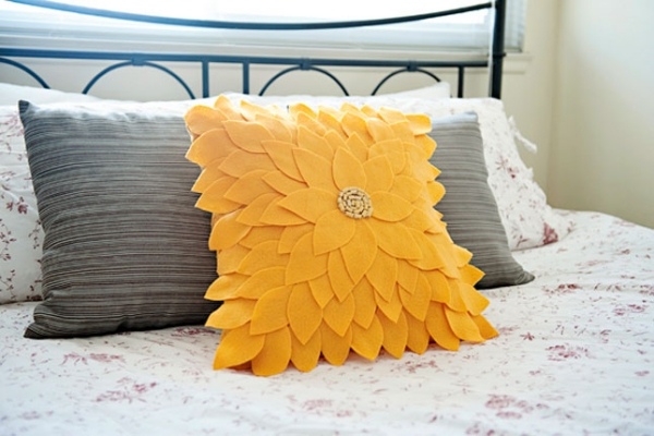 kudde filt blomma gul idé gör det själv