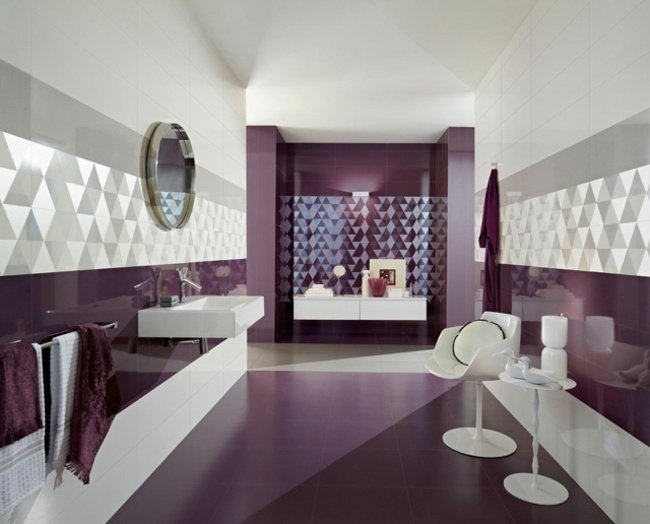 lila badrum kakel vägg design idéer