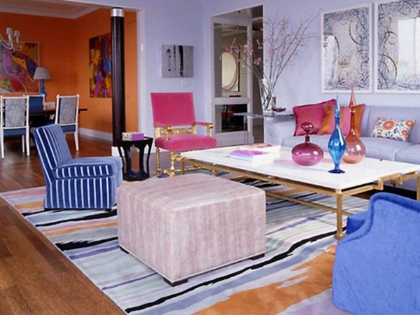 randig-stol-mjuk-matta-med-mönster-retro-stil-interiör-idéer